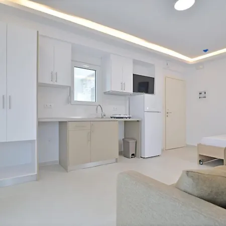 Evas Lejlighed Néoi Póroi